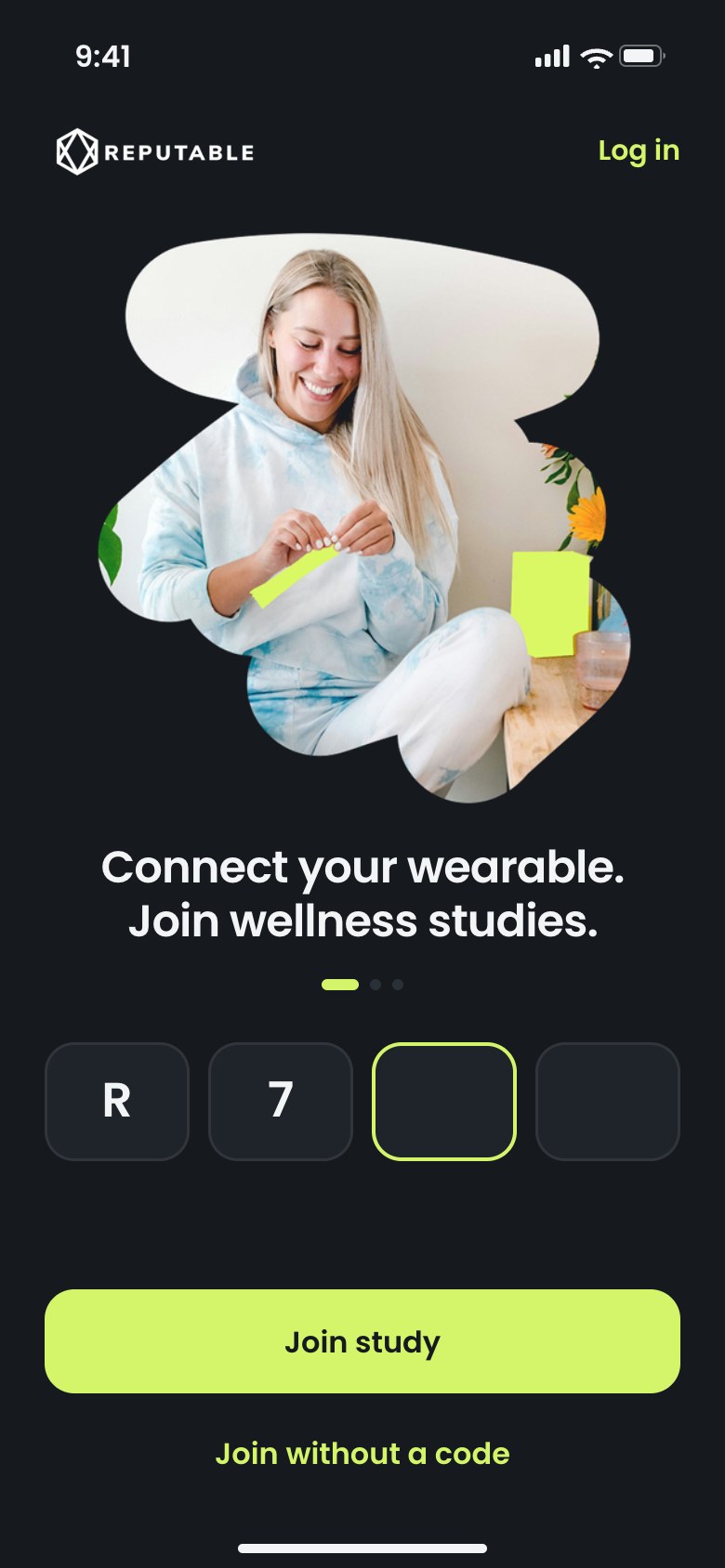 Welcome screen: connect your wearable and join with an invite code